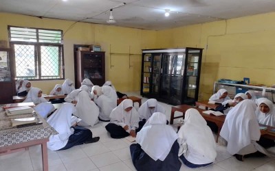 PEMANFAATAN WAKTU ISTIRAHAT, ALA SANTRI  MTsS AL-MUHAJIRIN KOBA